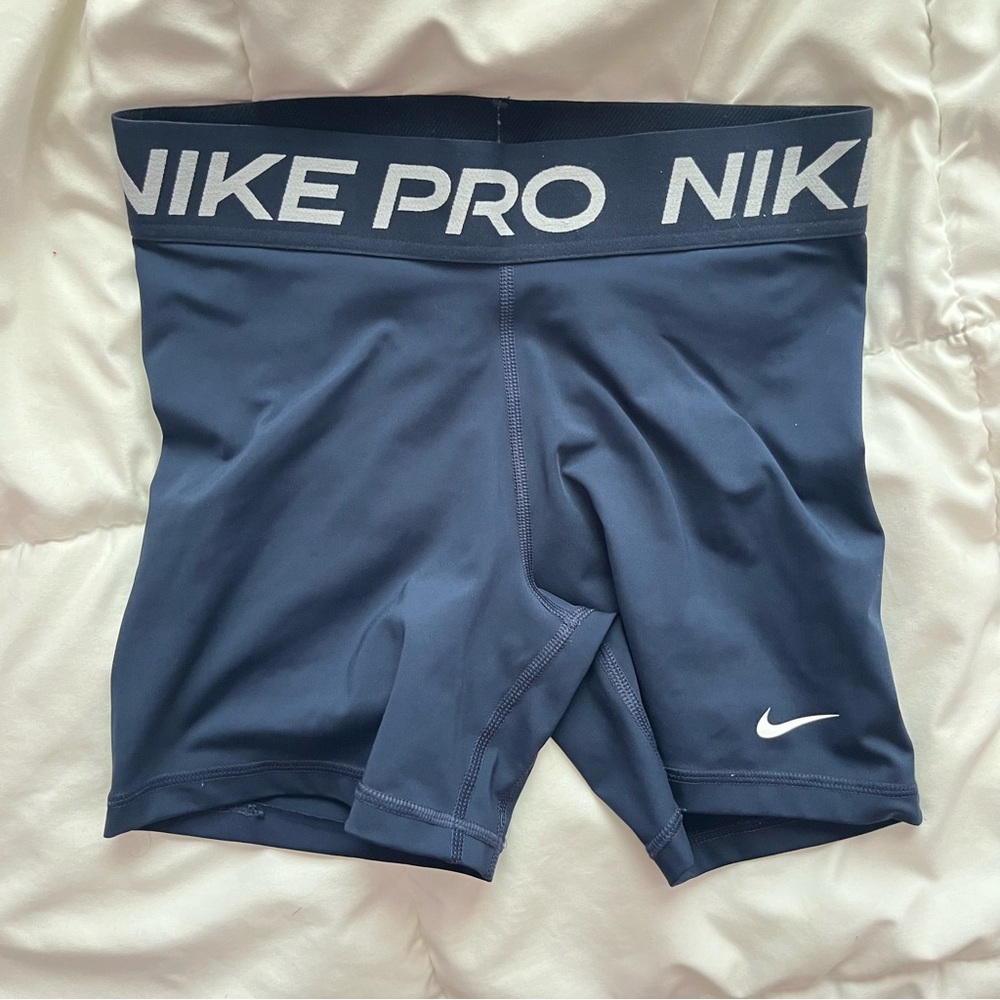 navy blue nike pros 5 inch